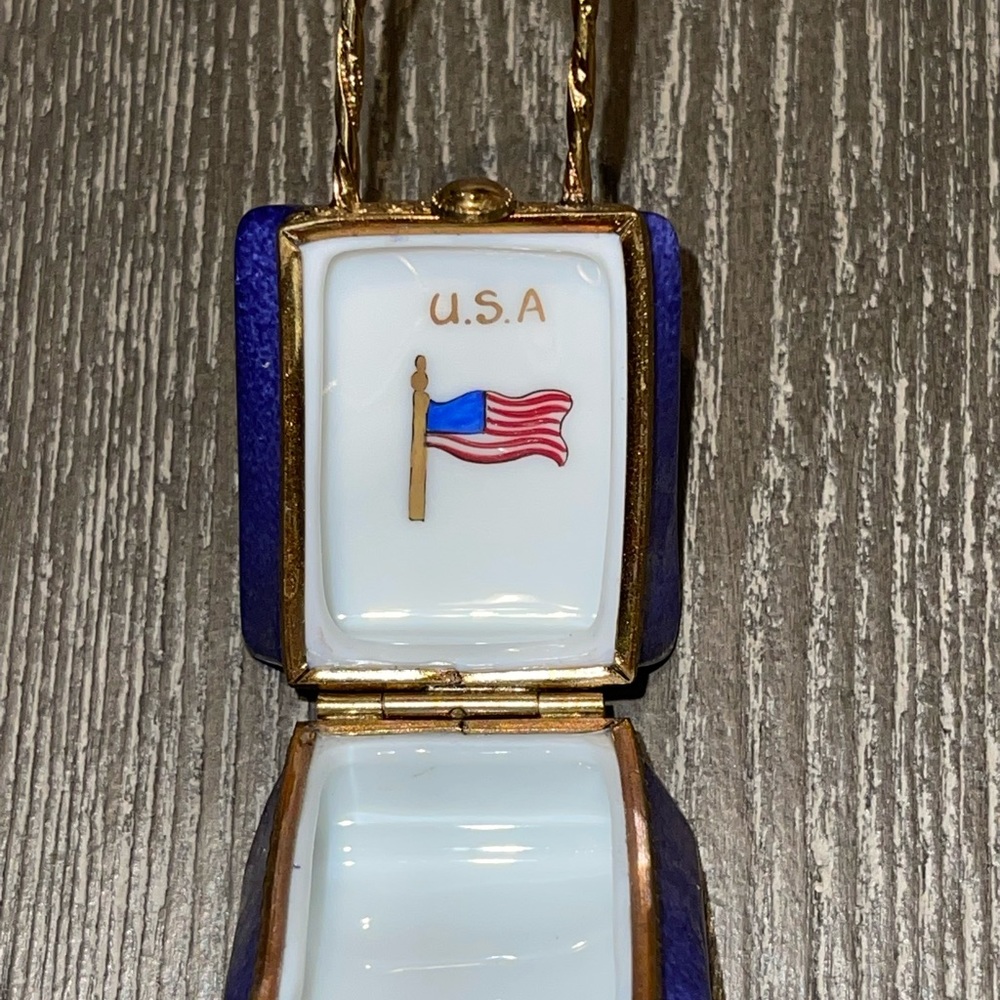 New York Blue Bag & Flag Limoges Box